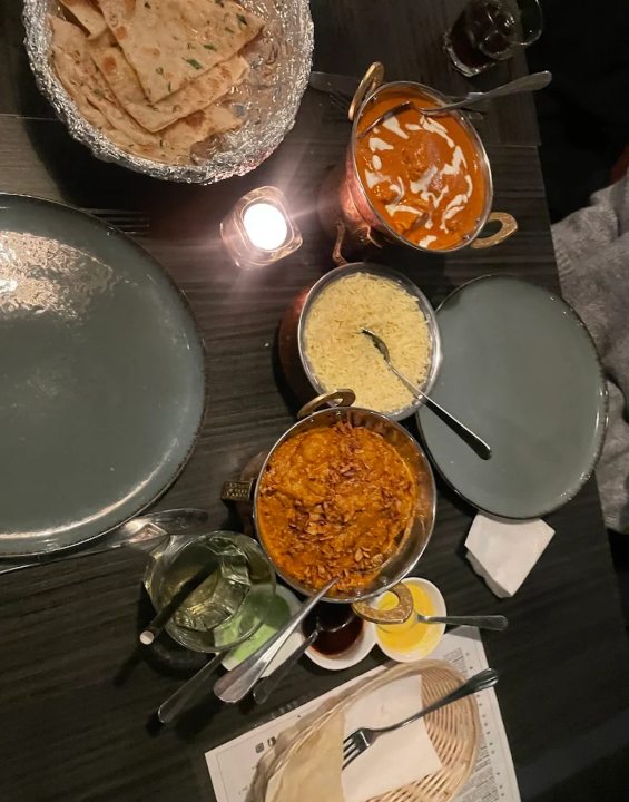 Indiaas Eten Bij Zeven Chakra Restaurant